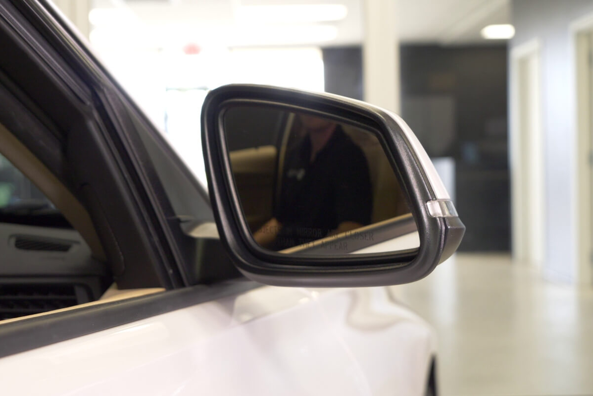 Tilting BMW Mirrors in Reverse