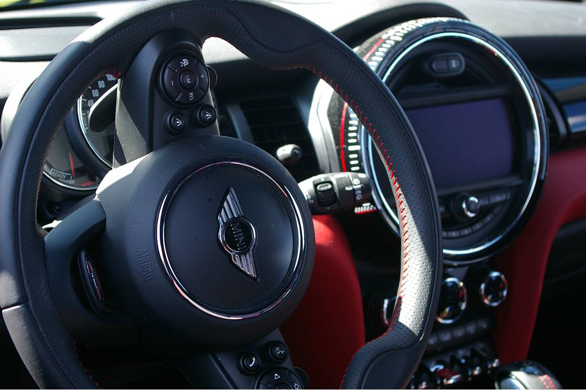 MINI steering wheel buttons