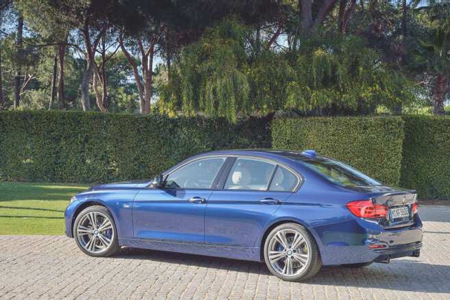 bmw f30 trunk subwoofer