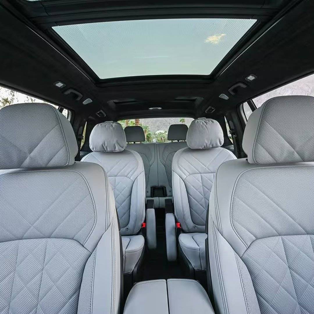 BMW X7 three-row seats