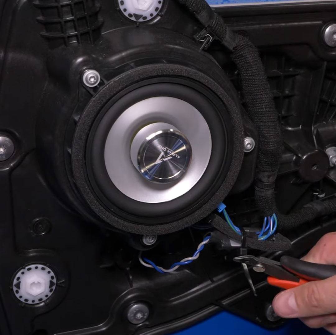 Step-by-Step BMW Z4 (G29) Speakers & Amplifier Installation Tutorial